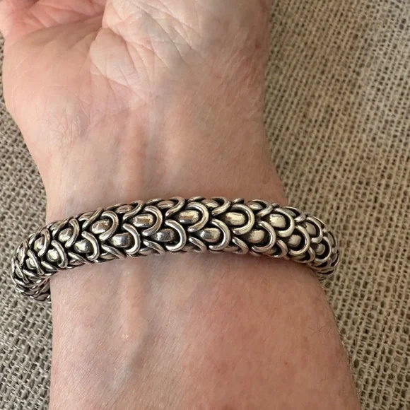 JOHN HARDY Intricate Silver and 18kt Gold Bracelet - Picture 6 of 15